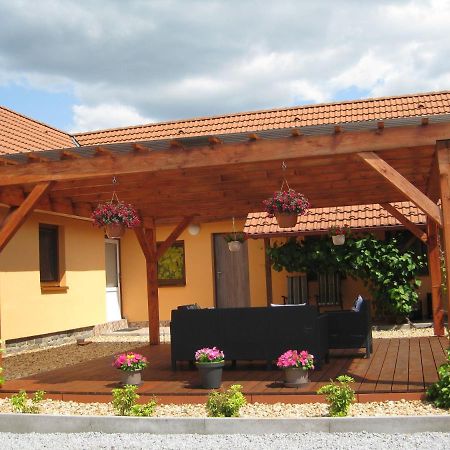 Apartmany Vcelka Hranice u Novych Hradu Extérieur photo