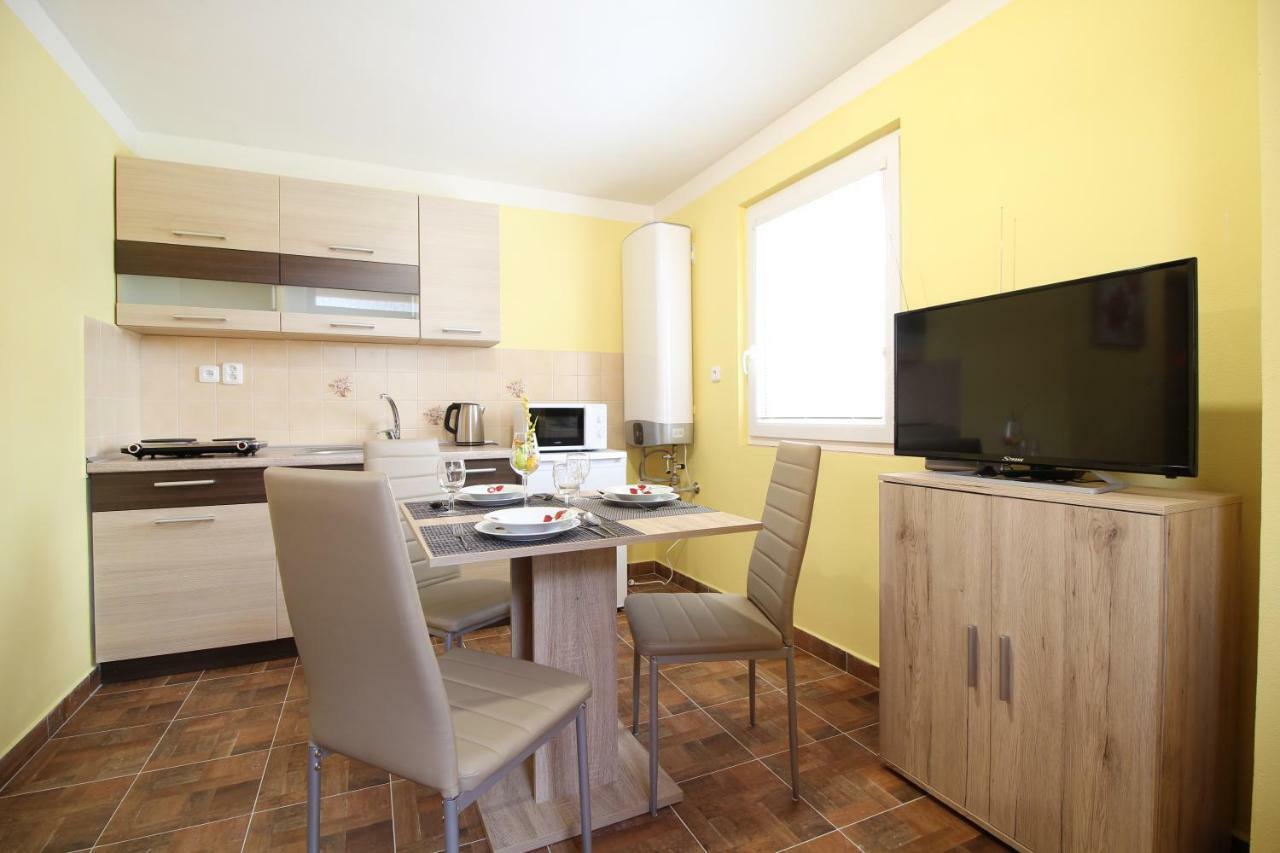 Apartmany Vcelka Hranice u Novych Hradu Extérieur photo